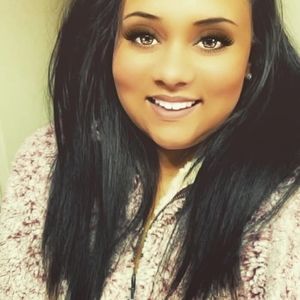 Meet your Posher, Kenisha